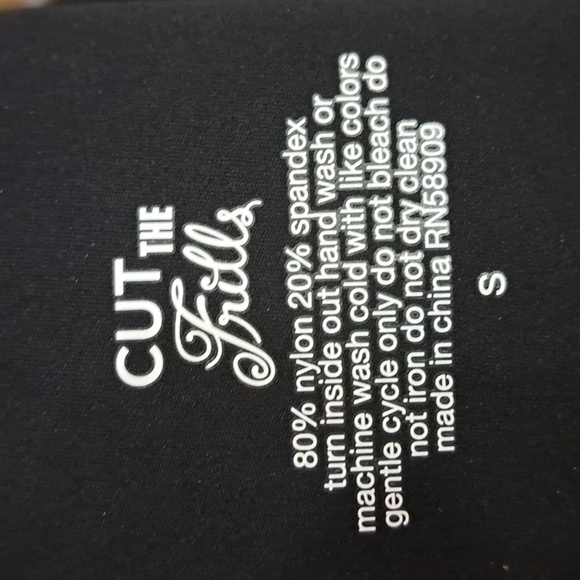 Cut The Frills Leggings with Velvet Side Stripes - Picture 9 of 9